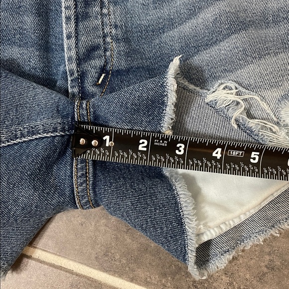 McGuire Georgia May High Rise Distressed Jean Shorts size 28 - Picture 8 of 11
